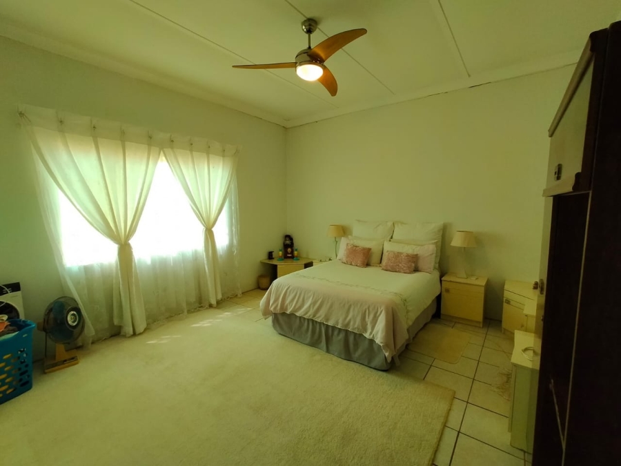 4 Bedroom Property for Sale in Kroondal North West